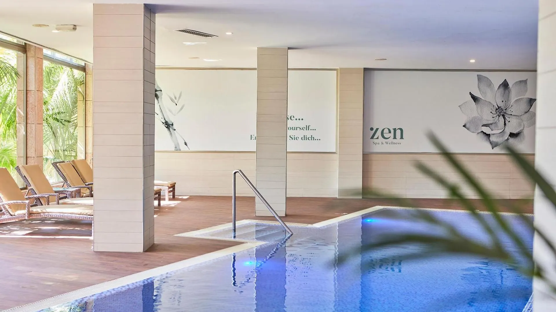 Zafiro Tropic Aparthotel Port de Alcudia
