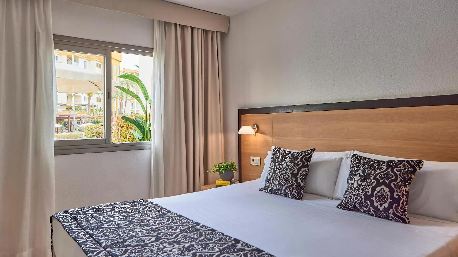 ****  Zafiro Tropic Aparthotel Port de Alcudia  Spain